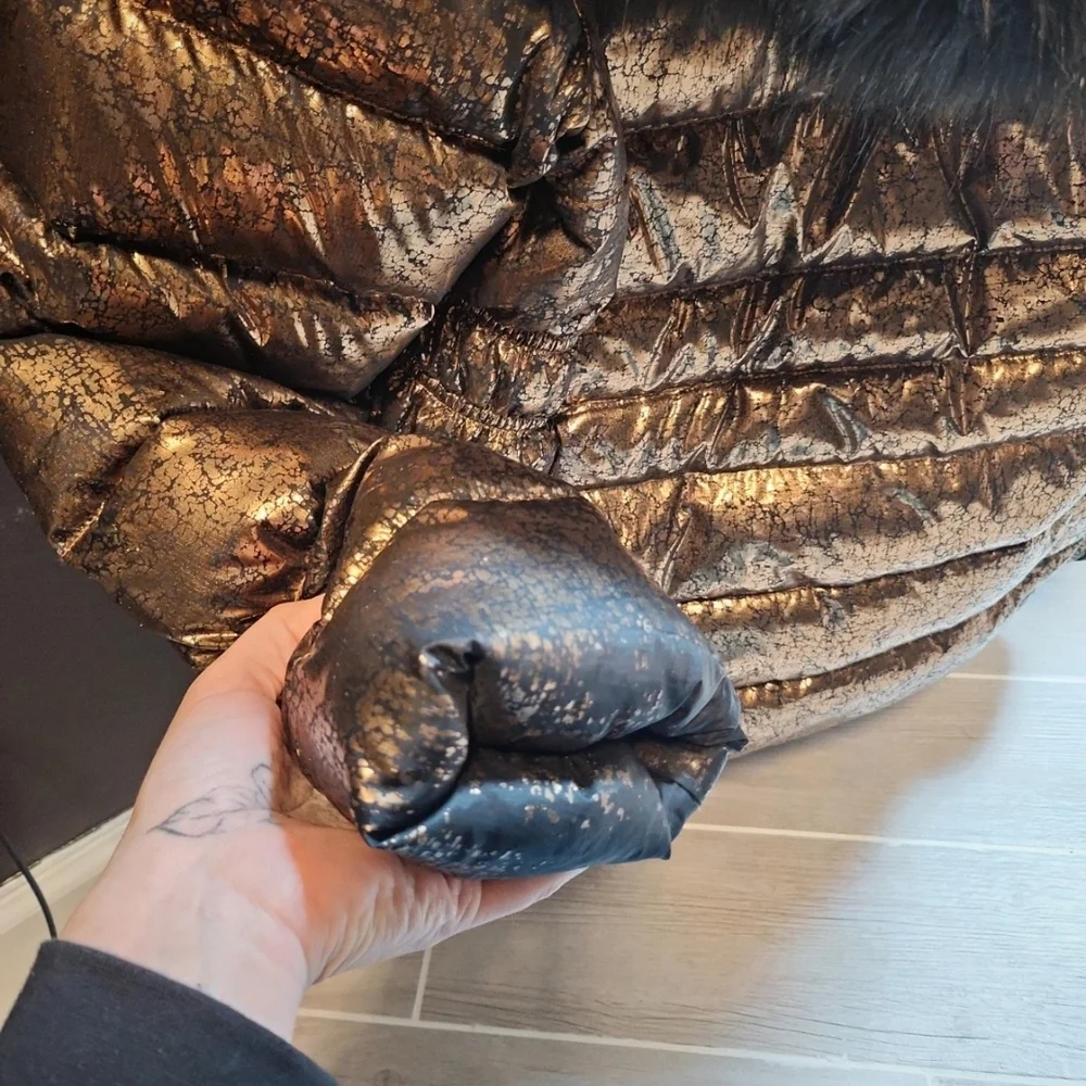 Metallic Gold Puffer Jacket - Picture 6 of 10